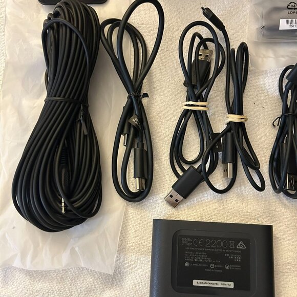 HTC Vive VR Headset Complete Set Full Kit System Virtual Reality for PC With Box - Picture 5 of 12